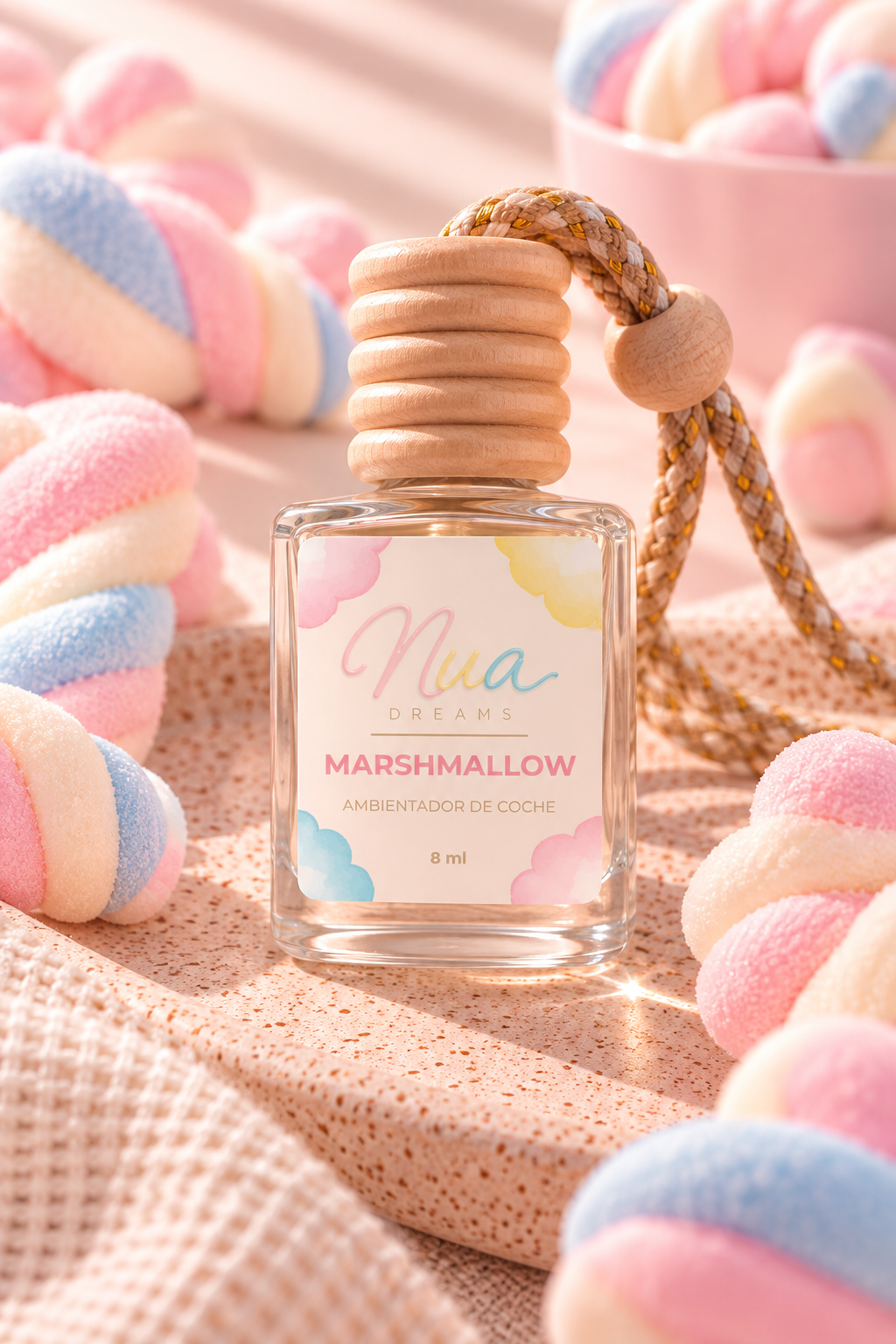 Ambientador de coche aroma Marshmallow: frasco con tapón de madera y cordón, entre nubes de azúcar