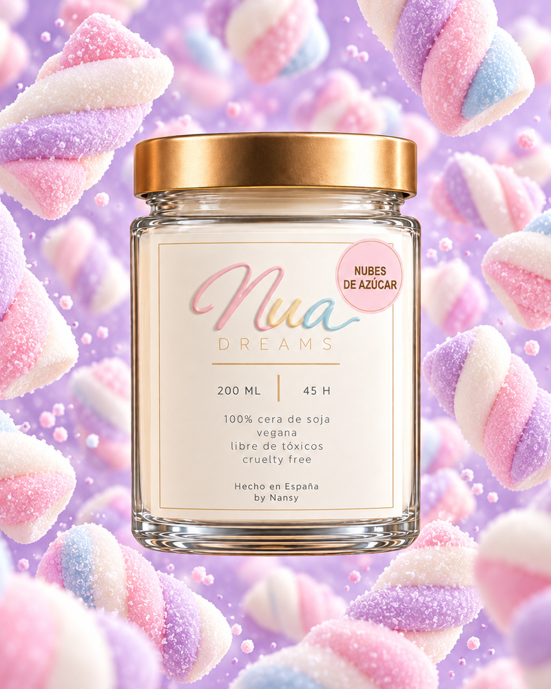 Vela Nubes de azúcar en vaso de cristal con tapa dorada, entre nubes de azúcar trenzadas rosas, lilas y azules